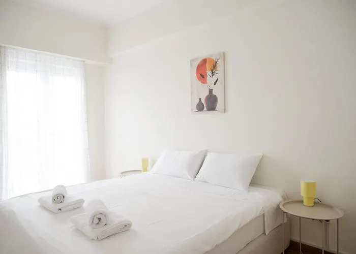 Cozy In Center Apartment Patras