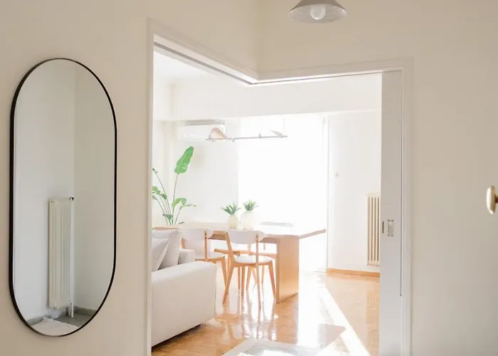 Cozy In Center Apartment *