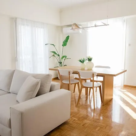 Cozy In Center Патра