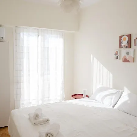 Cozy In Center Патра