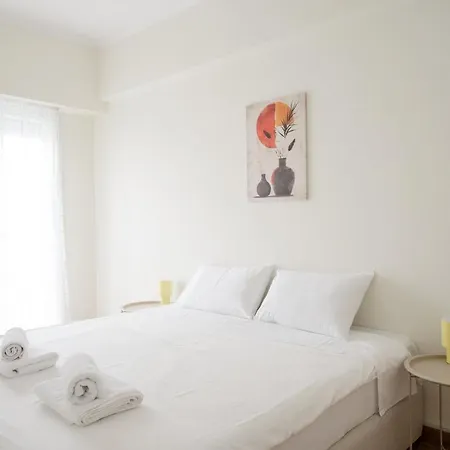Cozy In Center Apartment Patras