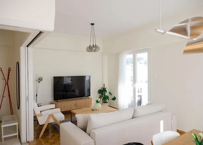 Cozy In Center Апартаменты Патра