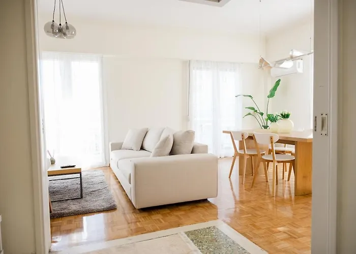 Cozy In Center Апартаменты Патра