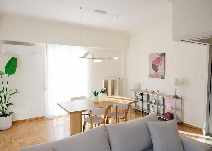 Cozy In Center Патра